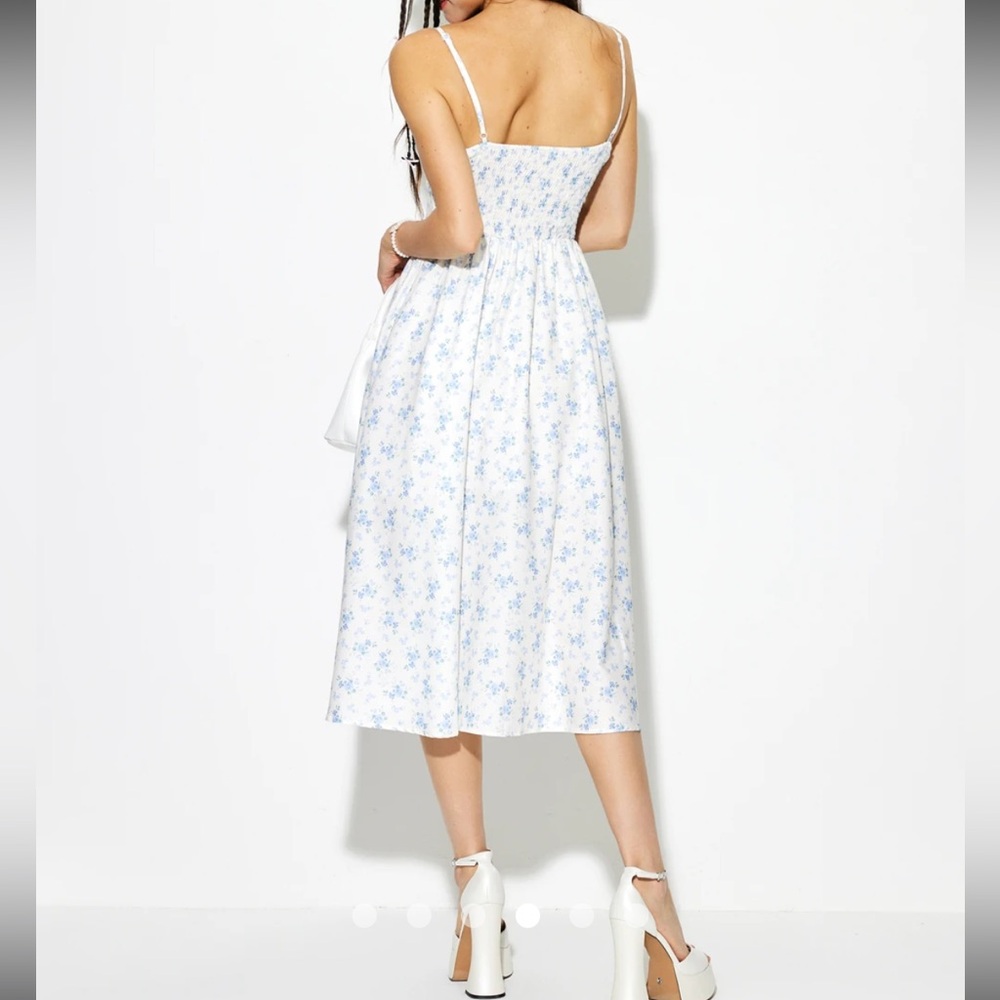 Blue and white floral midi dress - Picture 15 of 15